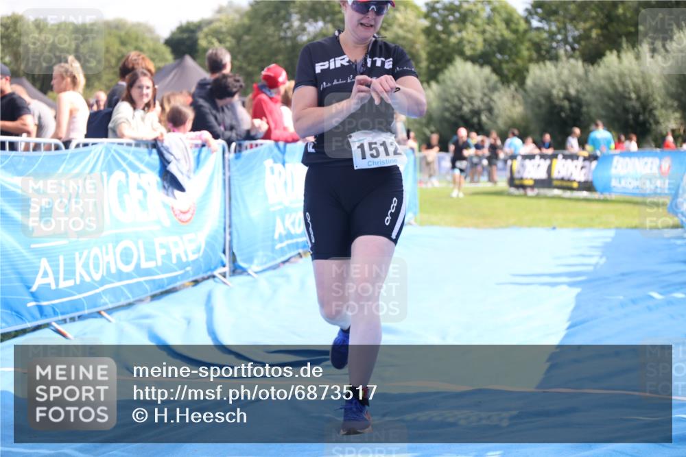 25.08.2024 - Elbe Triathlon Hamburg H.Heesch http://msf.ph/oto/6873517 25.08.2024 12:00:03 Ziel 1512 meine-sportfotos.de