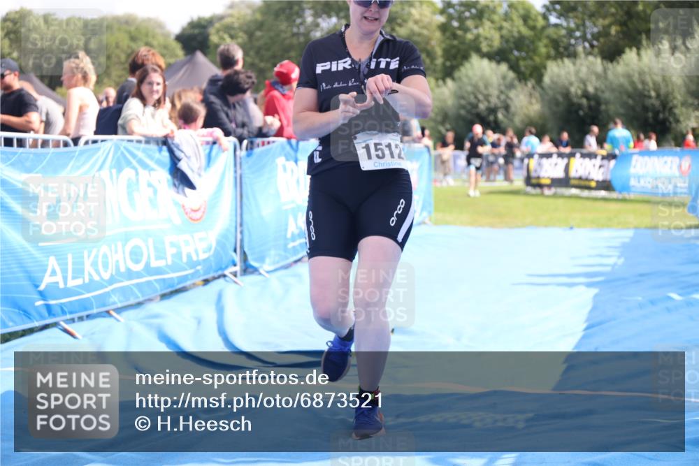 25.08.2024 - Elbe Triathlon Hamburg H.Heesch http://msf.ph/oto/6873521 25.08.2024 12:00:03 Ziel 1512 meine-sportfotos.de