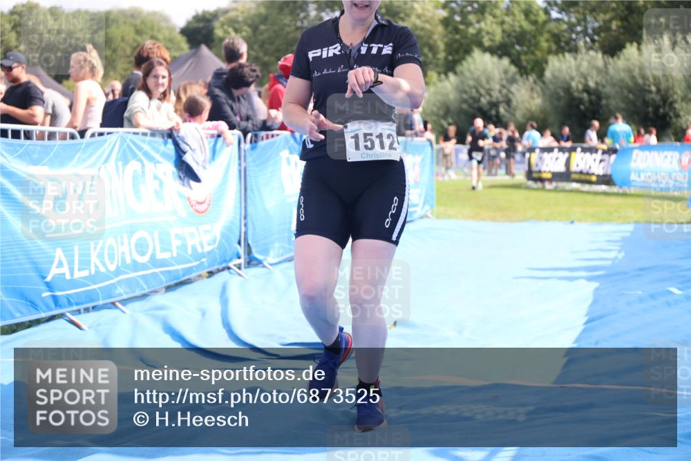 25.08.2024 - Elbe Triathlon Hamburg H.Heesch http://msf.ph/oto/6873525 25.08.2024 12:00:03 Ziel 1512 meine-sportfotos.de
