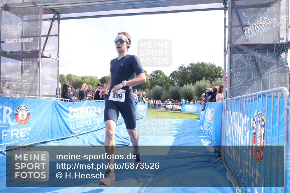25.08.2024 - Elbe Triathlon Hamburg H.Heesch http://msf.ph/oto/6873526 25.08.2024 11:11:01 Ziel 599 meine-sportfotos.de