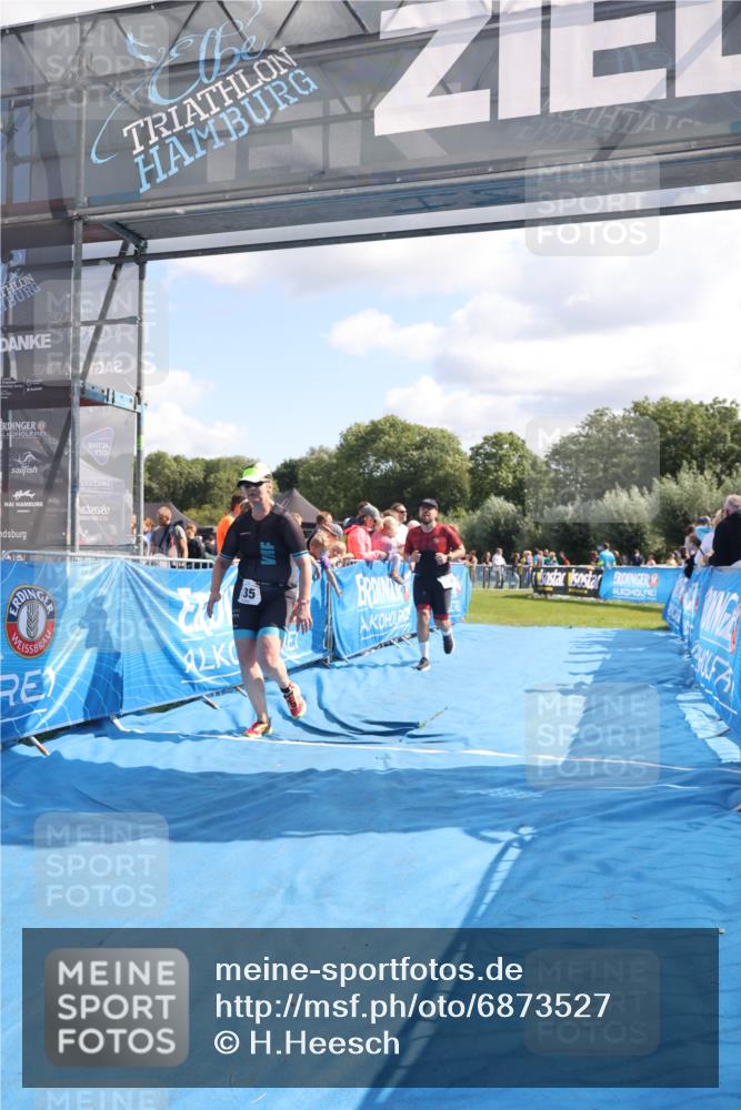 25.08.2024 - Elbe Triathlon Hamburg H.Heesch http://msf.ph/oto/6873527 25.08.2024 11:38:08 Ziel 135, 276 meine-sportfotos.de