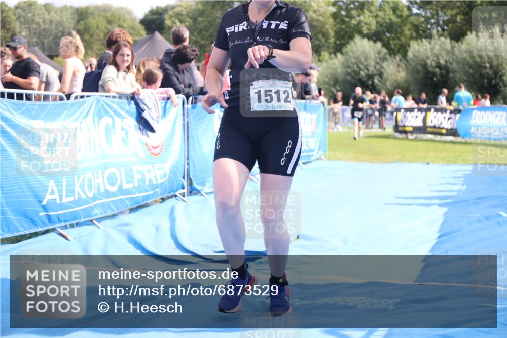 25.08.2024 - Elbe Triathlon Hamburg H.Heesch http://msf.ph/oto/6873529 25.08.2024 12:00:03 Ziel 1512 meine-sportfotos.de