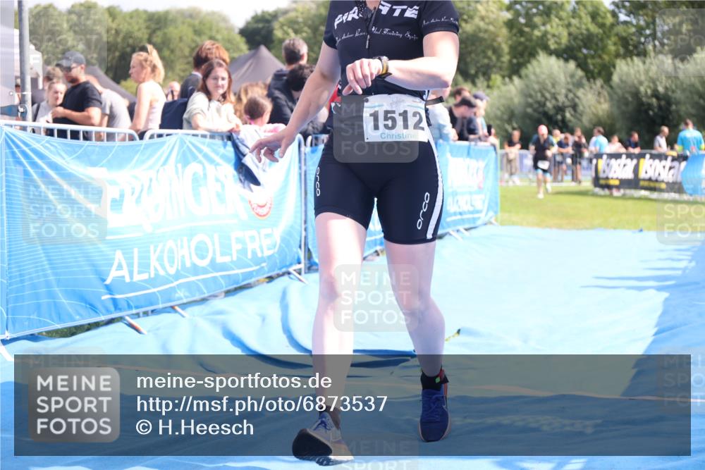 25.08.2024 - Elbe Triathlon Hamburg H.Heesch http://msf.ph/oto/6873537 25.08.2024 12:00:03 Ziel 1512 meine-sportfotos.de