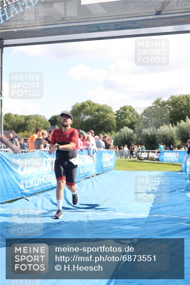 25.08.2024 - Elbe Triathlon Hamburg H.Heesch http://msf.ph/oto/6873551 25.08.2024 11:38:10 Ziel 135, 276, 756 meine-sportfotos.de