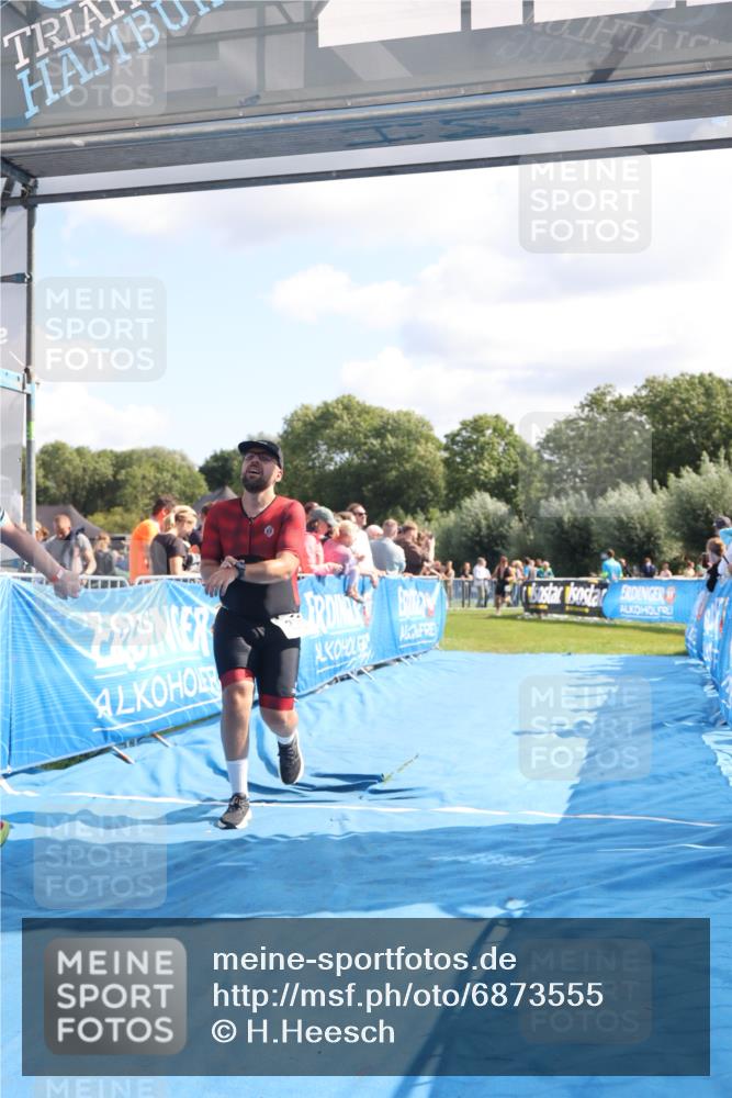 25.08.2024 - Elbe Triathlon Hamburg H.Heesch http://msf.ph/oto/6873555 25.08.2024 11:38:10 Ziel 135, 276, 756 meine-sportfotos.de