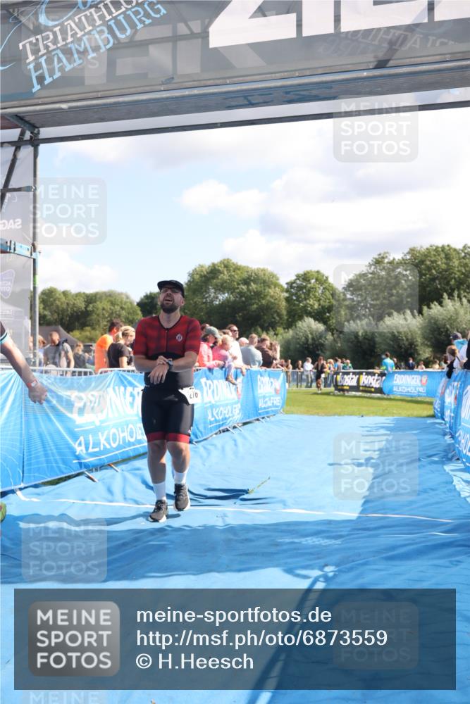 25.08.2024 - Elbe Triathlon Hamburg H.Heesch http://msf.ph/oto/6873559 25.08.2024 11:38:10 Ziel 135, 276, 756 meine-sportfotos.de