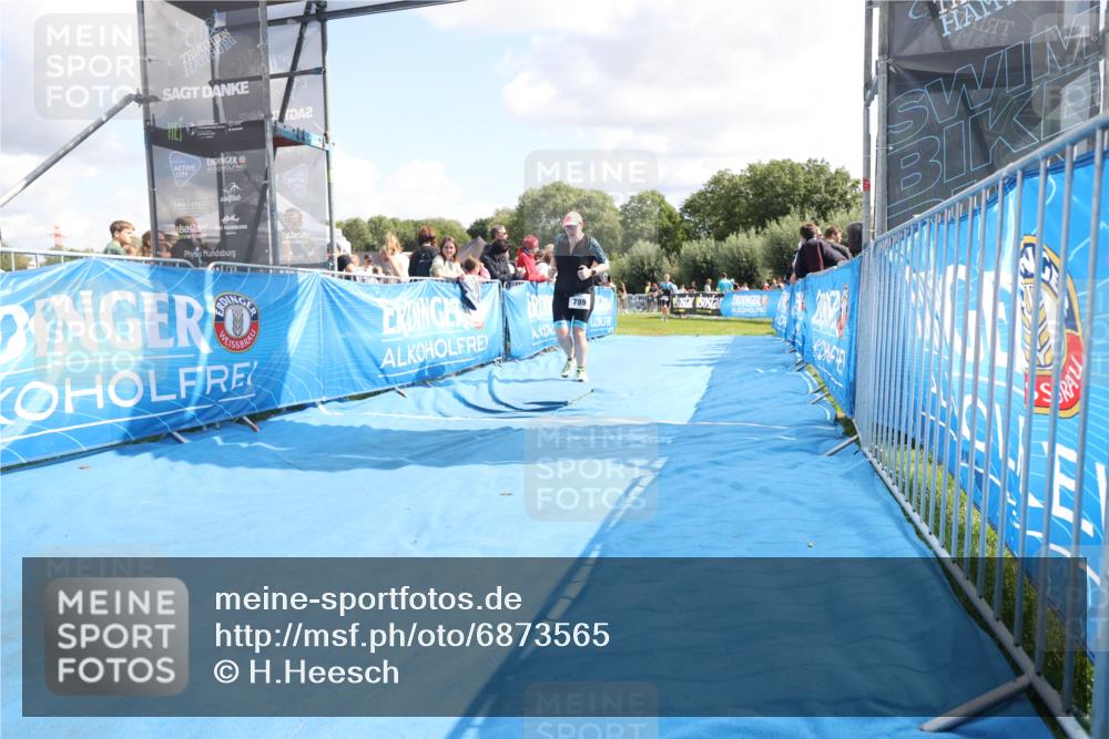 25.08.2024 - Elbe Triathlon Hamburg H.Heesch http://msf.ph/oto/6873565 25.08.2024 12:00:10 Ziel 789, 1512, 1573 meine-sportfotos.de