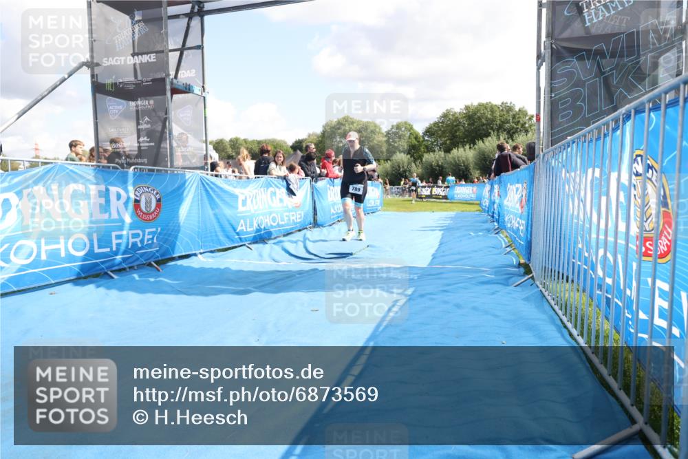 25.08.2024 - Elbe Triathlon Hamburg H.Heesch http://msf.ph/oto/6873569 25.08.2024 12:00:10 Ziel 789, 1512, 1573 meine-sportfotos.de