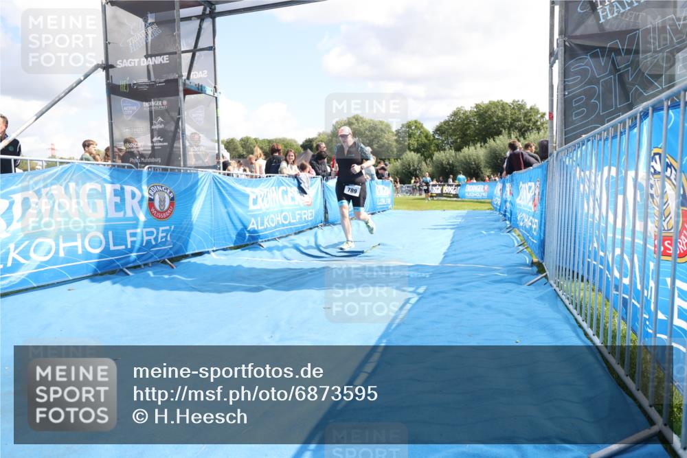 25.08.2024 - Elbe Triathlon Hamburg H.Heesch http://msf.ph/oto/6873595 25.08.2024 12:00:11 Ziel 789, 1573 meine-sportfotos.de