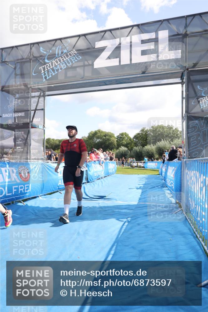 25.08.2024 - Elbe Triathlon Hamburg H.Heesch http://msf.ph/oto/6873597 25.08.2024 11:38:10 Ziel 135, 276, 756 meine-sportfotos.de