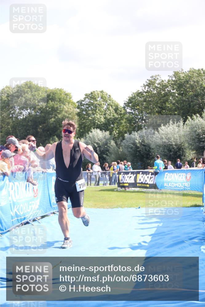 25.08.2024 - Elbe Triathlon Hamburg H.Heesch http://msf.ph/oto/6873603 25.08.2024 11:38:17 Ziel 276, 756 meine-sportfotos.de