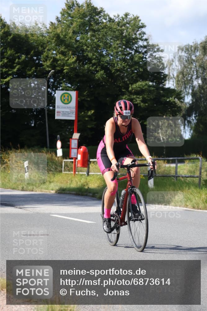 25.08.2024 - Elbe Triathlon Hamburg Fuchs,  Jonas http://msf.ph/oto/6873614 25.08.2024 11:22:36 Radfahren 1601, 1667, 1696, 1679, 1612 meine-sportfotos.de
