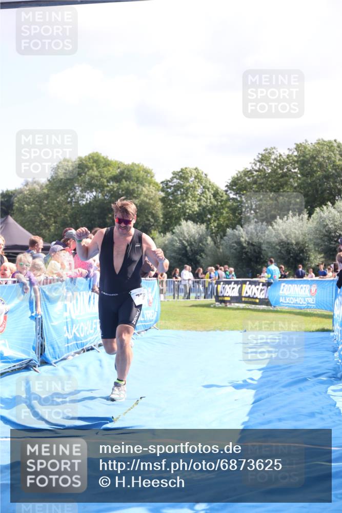 25.08.2024 - Elbe Triathlon Hamburg H.Heesch http://msf.ph/oto/6873625 25.08.2024 11:38:17 Ziel 276, 756 meine-sportfotos.de