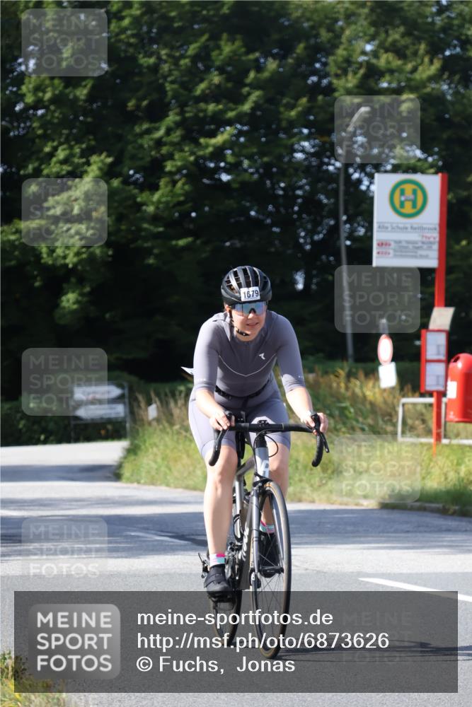 25.08.2024 - Elbe Triathlon Hamburg Fuchs,  Jonas http://msf.ph/oto/6873626 25.08.2024 11:22:38 Radfahren 1601, 1667, 1696, 1679, 1612 meine-sportfotos.de