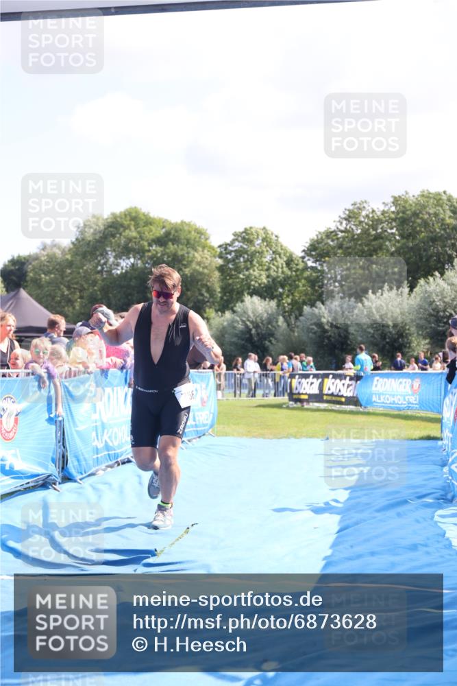 25.08.2024 - Elbe Triathlon Hamburg H.Heesch http://msf.ph/oto/6873628 25.08.2024 11:38:17 Ziel 276, 756 meine-sportfotos.de