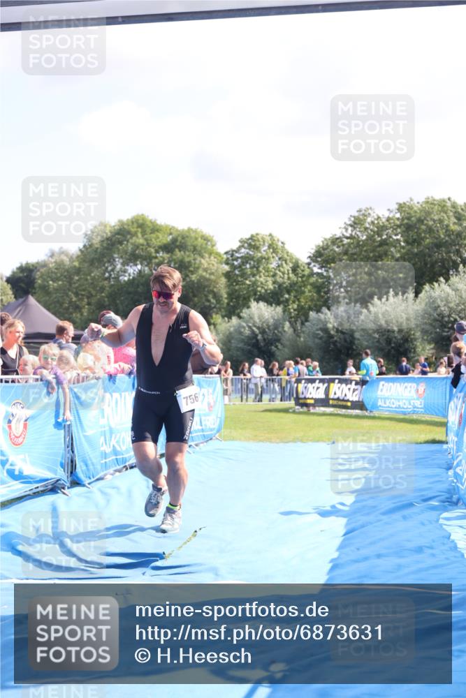 25.08.2024 - Elbe Triathlon Hamburg H.Heesch http://msf.ph/oto/6873631 25.08.2024 11:38:17 Ziel 276, 756 meine-sportfotos.de