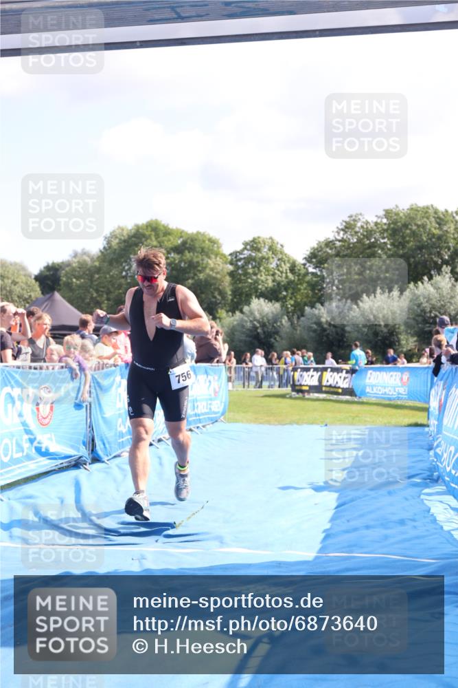 25.08.2024 - Elbe Triathlon Hamburg H.Heesch http://msf.ph/oto/6873640 25.08.2024 11:38:17 Ziel 276, 756 meine-sportfotos.de