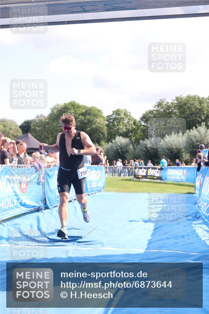 25.08.2024 - Elbe Triathlon Hamburg H.Heesch http://msf.ph/oto/6873644 25.08.2024 11:38:17 Ziel 276, 756 meine-sportfotos.de