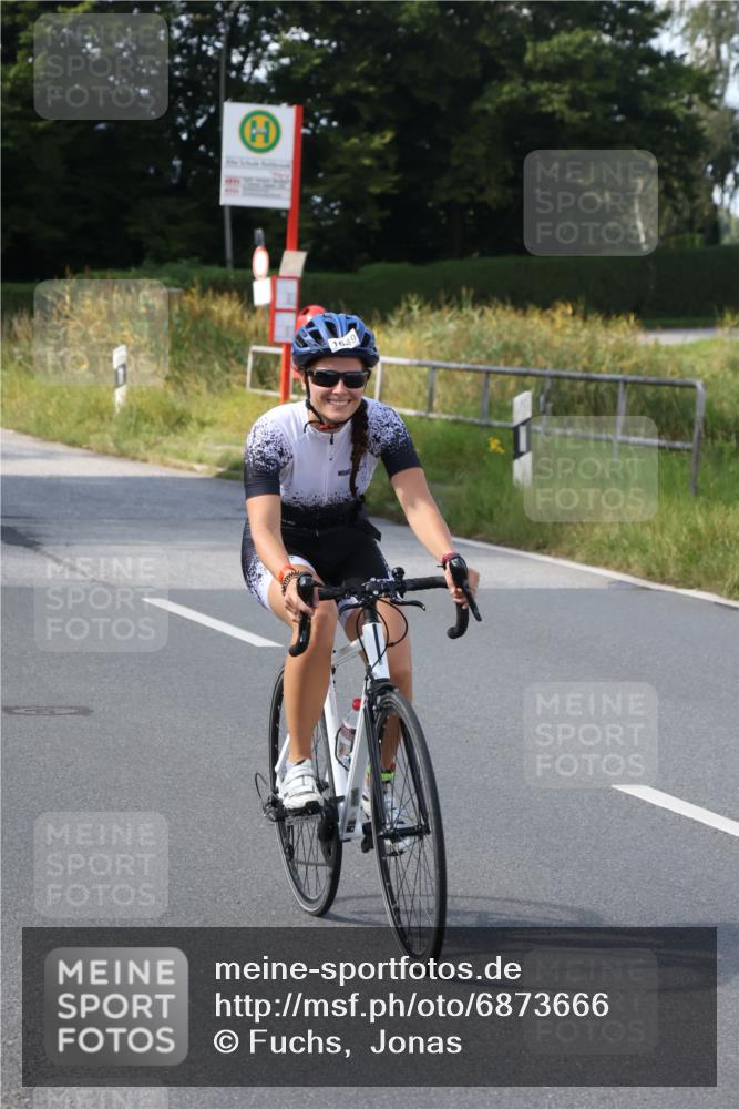 25.08.2024 - Elbe Triathlon Hamburg Fuchs,  Jonas http://msf.ph/oto/6873666 25.08.2024 11:22:51 Radfahren 1649, 1531, 1624 meine-sportfotos.de