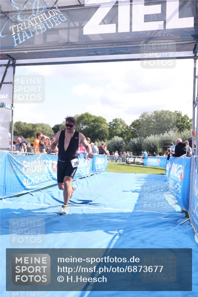 25.08.2024 - Elbe Triathlon Hamburg H.Heesch http://msf.ph/oto/6873677 25.08.2024 11:38:18 Ziel 224, 562, 756 meine-sportfotos.de