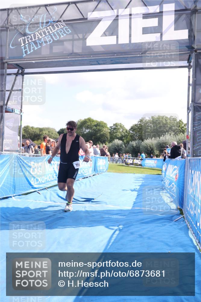 25.08.2024 - Elbe Triathlon Hamburg H.Heesch http://msf.ph/oto/6873681 25.08.2024 11:38:18 Ziel 224, 562, 756 meine-sportfotos.de