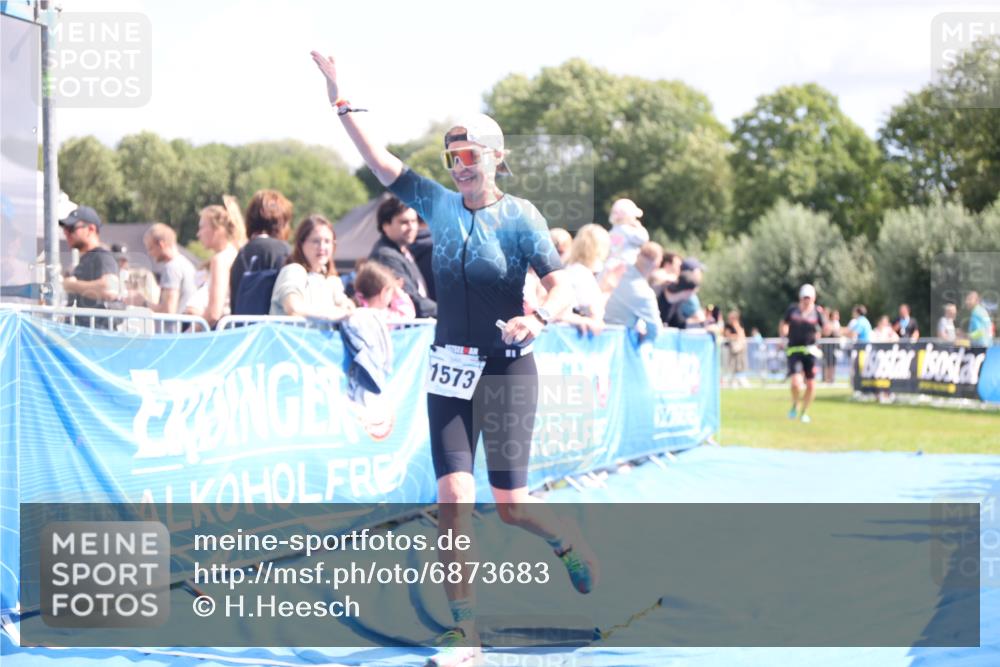 25.08.2024 - Elbe Triathlon Hamburg H.Heesch http://msf.ph/oto/6873683 25.08.2024 12:00:18 Ziel 789, 1573 meine-sportfotos.de