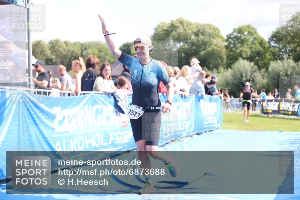 25.08.2024 - Elbe Triathlon Hamburg H.Heesch http://msf.ph/oto/6873688 25.08.2024 12:00:18 Ziel 789, 1573 meine-sportfotos.de