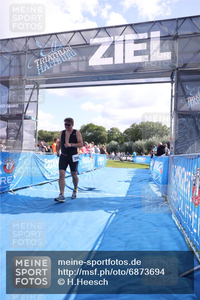 25.08.2024 - Elbe Triathlon Hamburg H.Heesch http://msf.ph/oto/6873694 25.08.2024 11:38:18 Ziel 224, 562, 756 meine-sportfotos.de