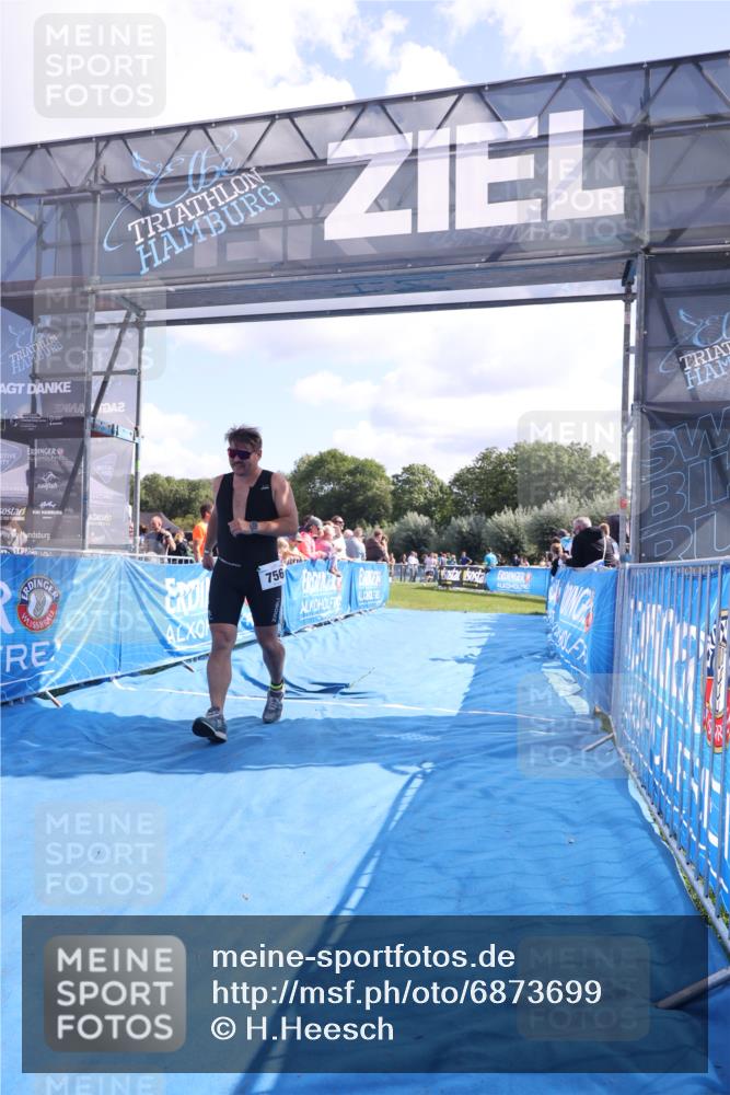 25.08.2024 - Elbe Triathlon Hamburg H.Heesch http://msf.ph/oto/6873699 25.08.2024 11:38:18 Ziel 224, 562, 756 meine-sportfotos.de