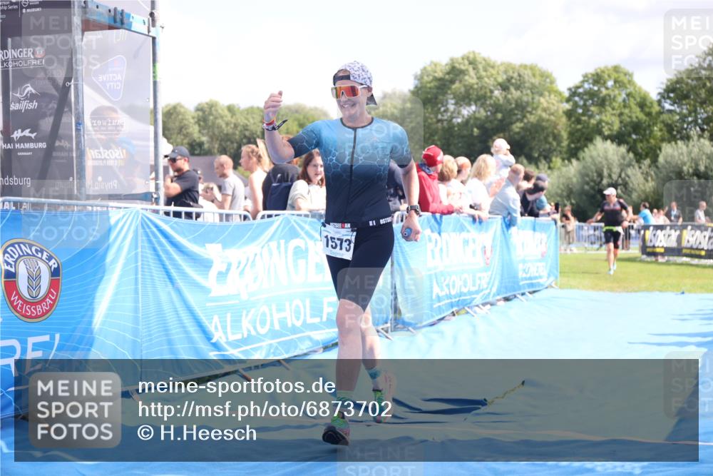 25.08.2024 - Elbe Triathlon Hamburg H.Heesch http://msf.ph/oto/6873702 25.08.2024 12:00:18 Ziel 789, 1573 meine-sportfotos.de
