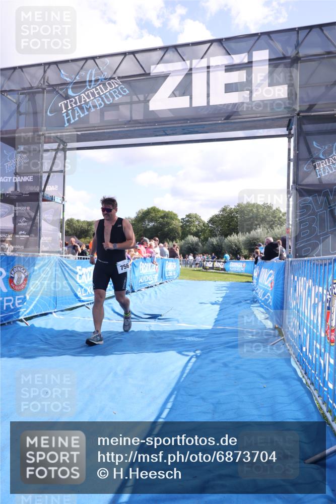 25.08.2024 - Elbe Triathlon Hamburg H.Heesch http://msf.ph/oto/6873704 25.08.2024 11:38:18 Ziel 224, 562, 756 meine-sportfotos.de