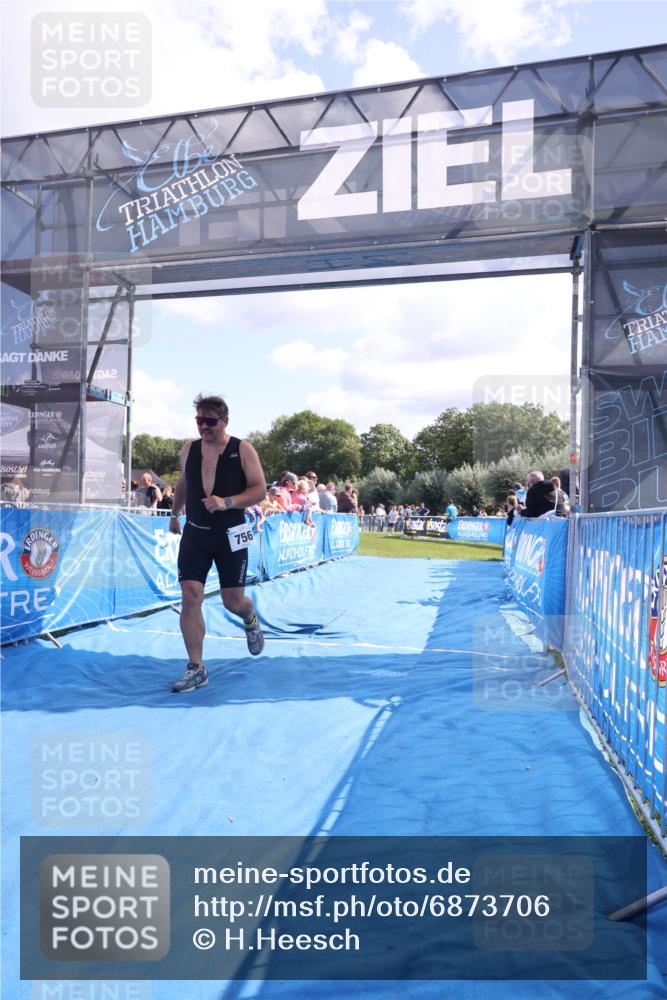 25.08.2024 - Elbe Triathlon Hamburg H.Heesch http://msf.ph/oto/6873706 25.08.2024 11:38:18 Ziel 224, 562, 756 meine-sportfotos.de
