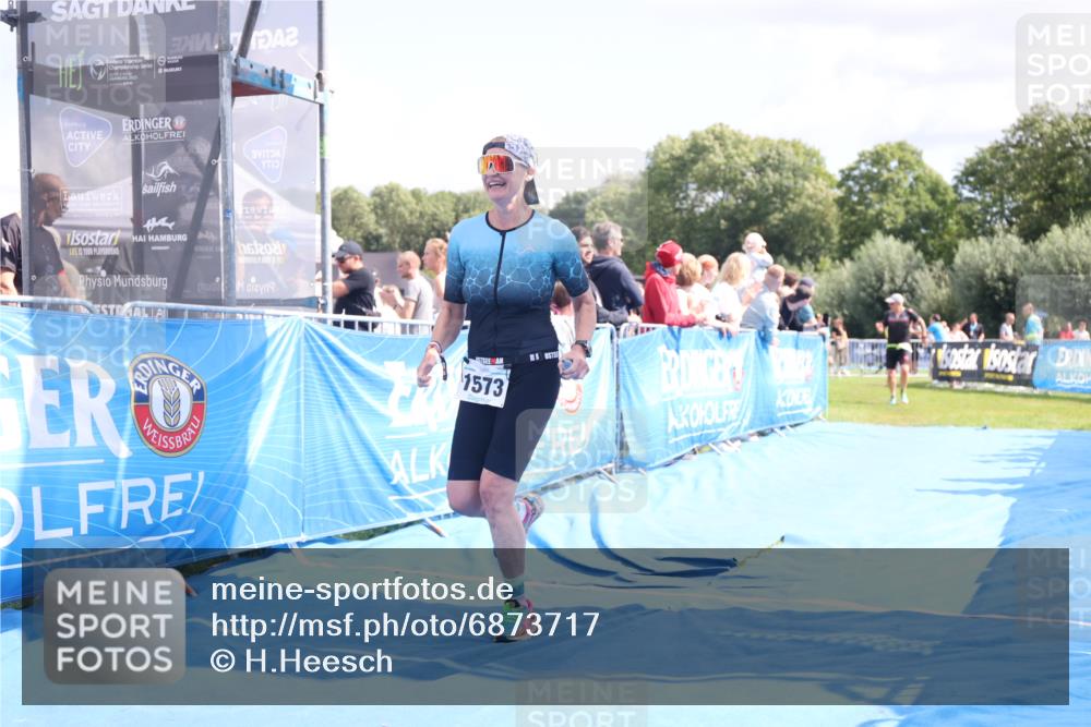 25.08.2024 - Elbe Triathlon Hamburg H.Heesch http://msf.ph/oto/6873717 25.08.2024 12:00:18 Ziel 789, 1573 meine-sportfotos.de