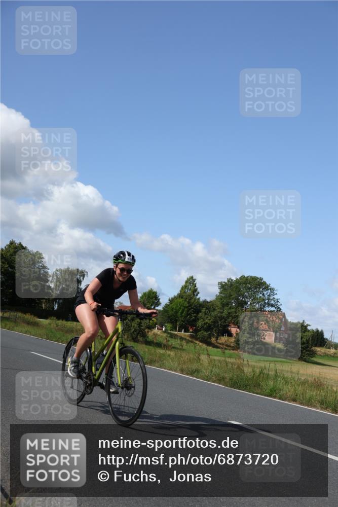 25.08.2024 - Elbe Triathlon Hamburg Fuchs,  Jonas http://msf.ph/oto/6873720 25.08.2024 11:23:15 Radfahren 1662, 1613, 1688, 1636, 1540 meine-sportfotos.de