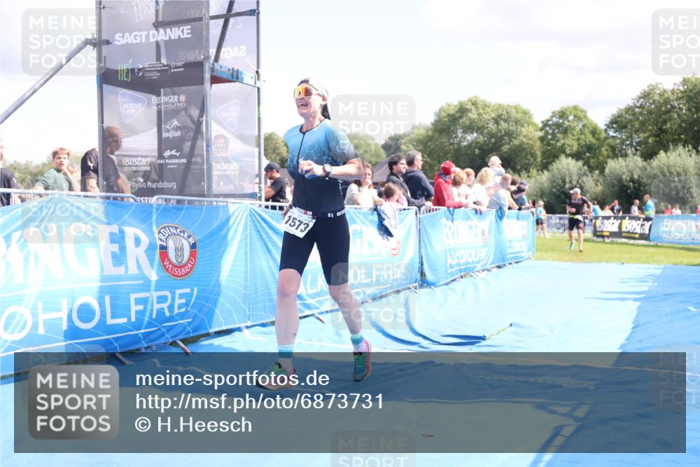 25.08.2024 - Elbe Triathlon Hamburg H.Heesch http://msf.ph/oto/6873731 25.08.2024 12:00:18 Ziel 789, 1573 meine-sportfotos.de