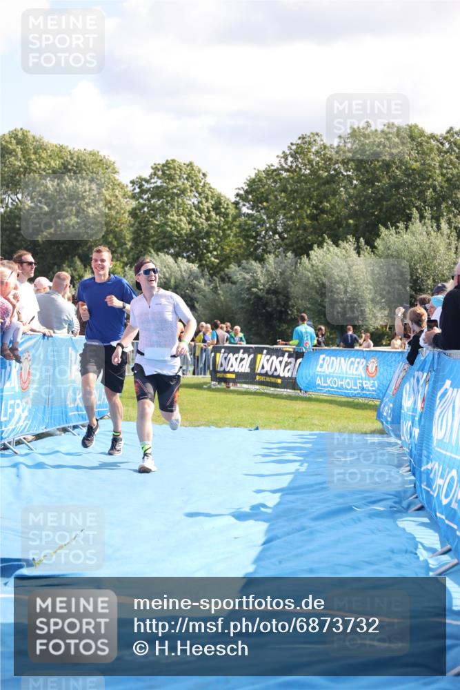 25.08.2024 - Elbe Triathlon Hamburg H.Heesch http://msf.ph/oto/6873732 25.08.2024 11:38:25 Ziel 224, 562, 650, 756 meine-sportfotos.de