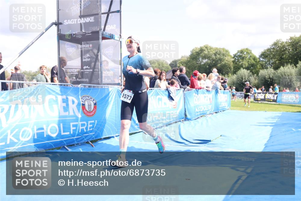 25.08.2024 - Elbe Triathlon Hamburg H.Heesch http://msf.ph/oto/6873735 25.08.2024 12:00:18 Ziel 789, 1573 meine-sportfotos.de