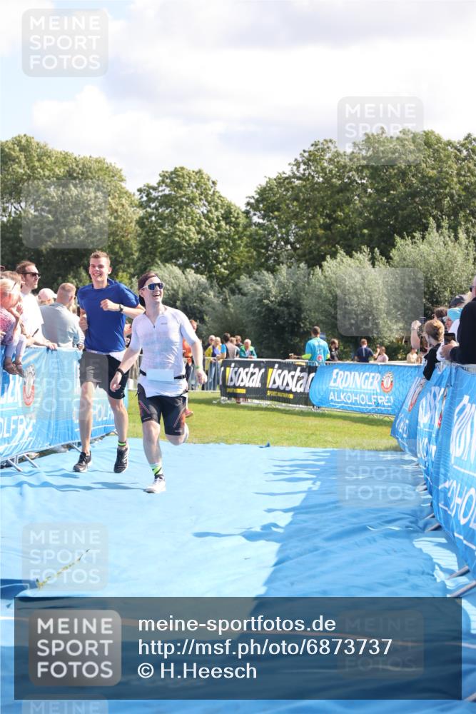 25.08.2024 - Elbe Triathlon Hamburg H.Heesch http://msf.ph/oto/6873737 25.08.2024 11:38:25 Ziel 224, 562, 650, 756 meine-sportfotos.de