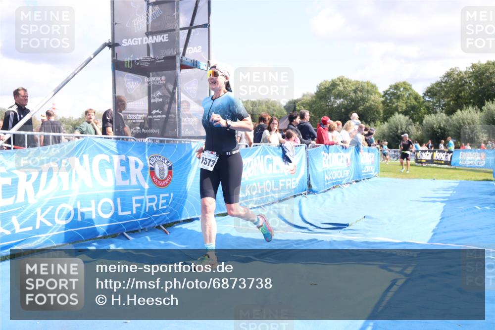 25.08.2024 - Elbe Triathlon Hamburg H.Heesch http://msf.ph/oto/6873738 25.08.2024 12:00:18 Ziel 789, 1573 meine-sportfotos.de