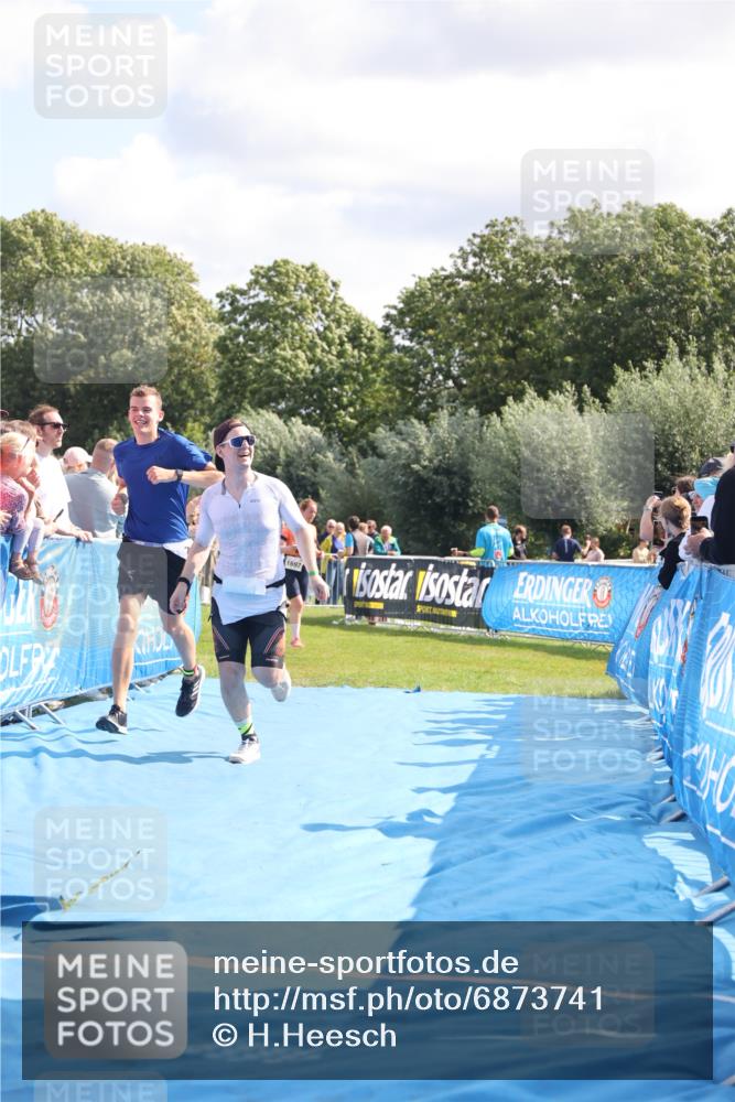 25.08.2024 - Elbe Triathlon Hamburg H.Heesch http://msf.ph/oto/6873741 25.08.2024 11:38:25 Ziel 224, 562, 650, 756 meine-sportfotos.de