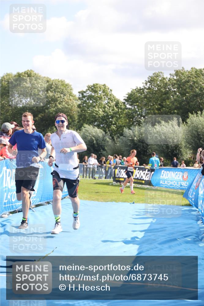 25.08.2024 - Elbe Triathlon Hamburg H.Heesch http://msf.ph/oto/6873745 25.08.2024 11:38:25 Ziel 224, 562, 650, 756 meine-sportfotos.de