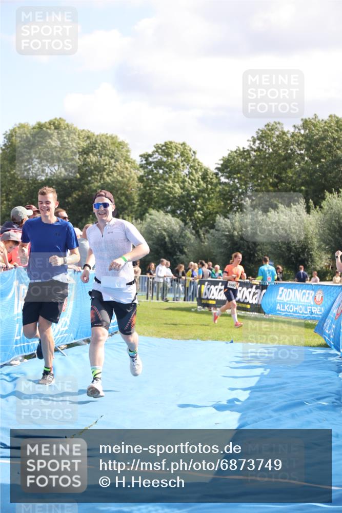 25.08.2024 - Elbe Triathlon Hamburg H.Heesch http://msf.ph/oto/6873749 25.08.2024 11:38:25 Ziel 224, 562, 650, 756 meine-sportfotos.de