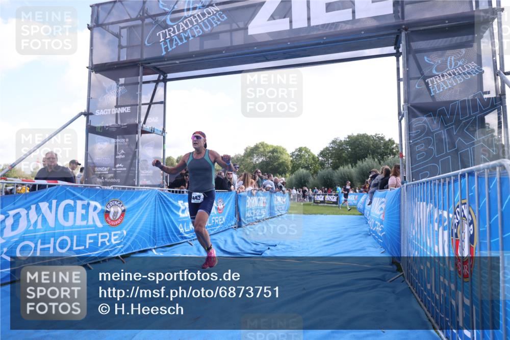 25.08.2024 - Elbe Triathlon Hamburg H.Heesch http://msf.ph/oto/6873751 25.08.2024 11:11:14 Ziel 421, 443, 659 meine-sportfotos.de