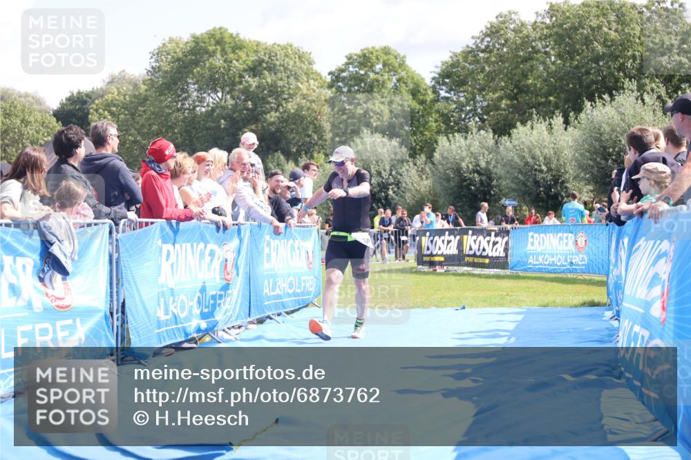 25.08.2024 - Elbe Triathlon Hamburg H.Heesch http://msf.ph/oto/6873762 25.08.2024 12:00:32 Ziel 1450 meine-sportfotos.de