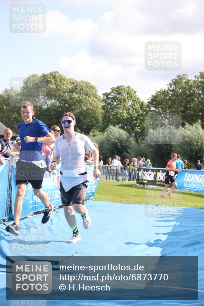 25.08.2024 - Elbe Triathlon Hamburg H.Heesch http://msf.ph/oto/6873770 25.08.2024 11:38:25 Ziel 224, 562, 650, 756 meine-sportfotos.de