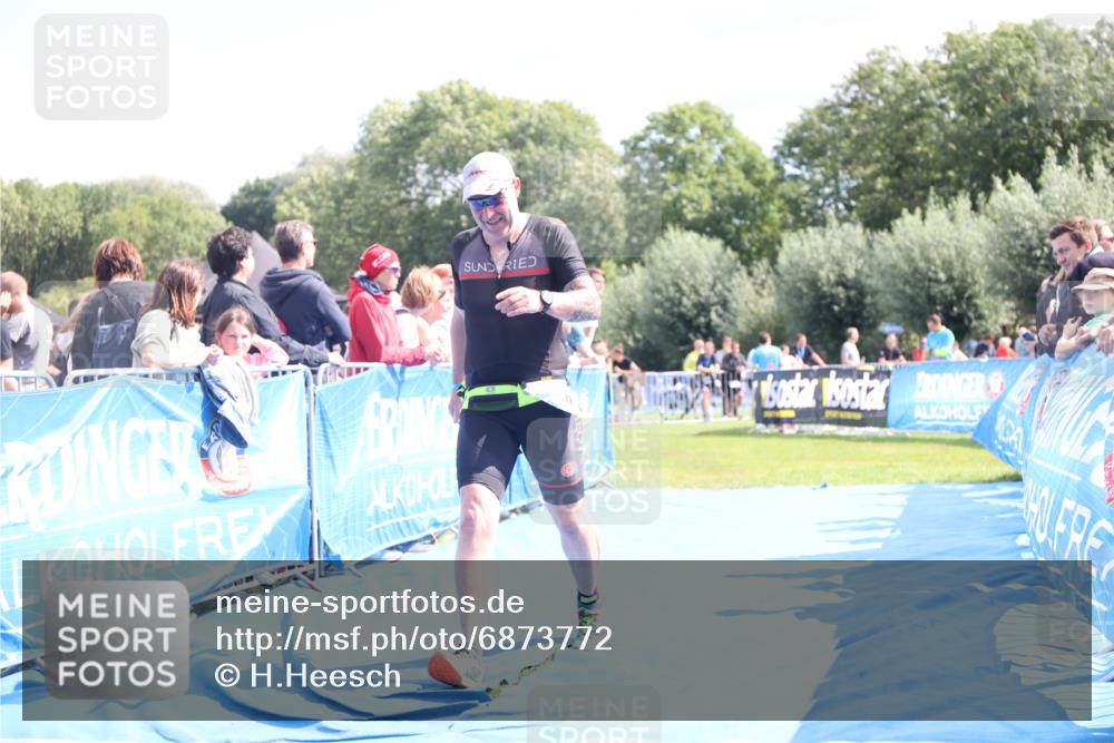25.08.2024 - Elbe Triathlon Hamburg H.Heesch http://msf.ph/oto/6873772 25.08.2024 12:00:35 Ziel 1450 meine-sportfotos.de