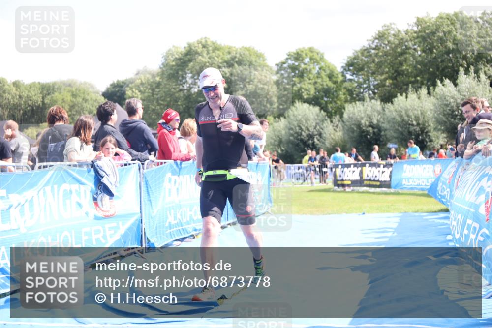 25.08.2024 - Elbe Triathlon Hamburg H.Heesch http://msf.ph/oto/6873778 25.08.2024 12:00:35 Ziel 1450 meine-sportfotos.de
