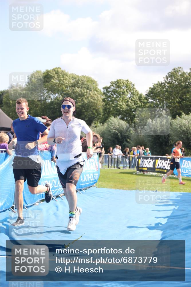 25.08.2024 - Elbe Triathlon Hamburg H.Heesch http://msf.ph/oto/6873779 25.08.2024 11:38:26 Ziel 224, 562, 650 meine-sportfotos.de