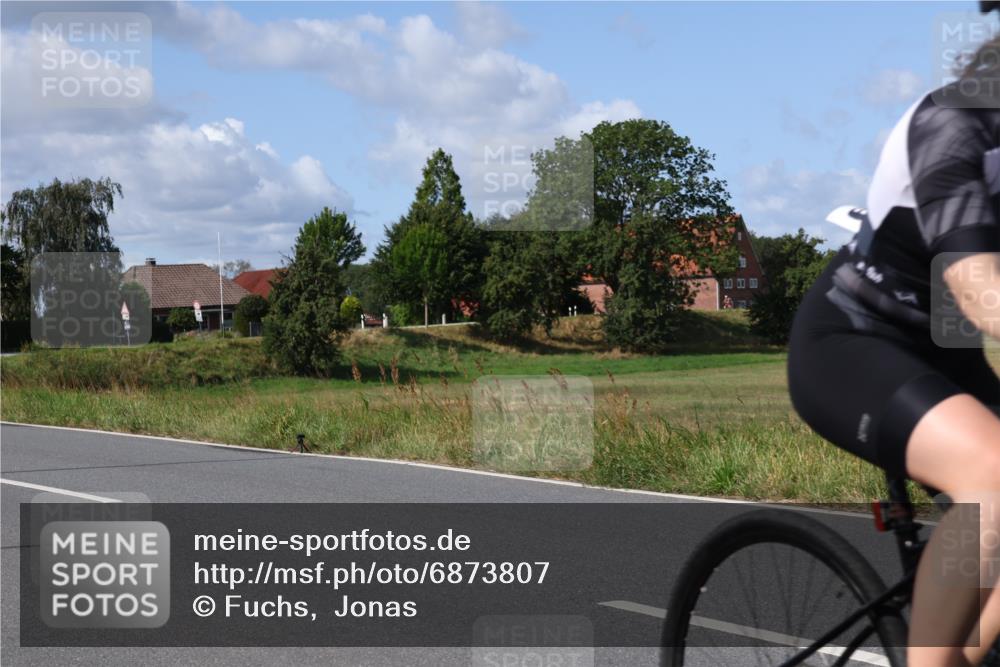 25.08.2024 - Elbe Triathlon Hamburg Fuchs,  Jonas http://msf.ph/oto/6873807 25.08.2024 11:24:01 Radfahren 1709, 1635, 1494 meine-sportfotos.de