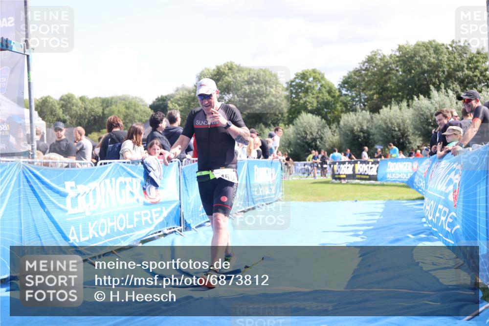 25.08.2024 - Elbe Triathlon Hamburg H.Heesch http://msf.ph/oto/6873812 25.08.2024 12:00:35 Ziel 1450 meine-sportfotos.de
